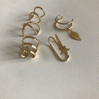 未使用　イヤーカフ　５個セット　ピアス穴なくてもできるの画像