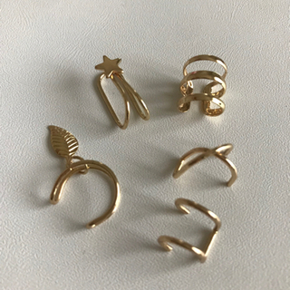 未使用　イヤーカフ　５個セット　ピアス穴なくてもできるの画像