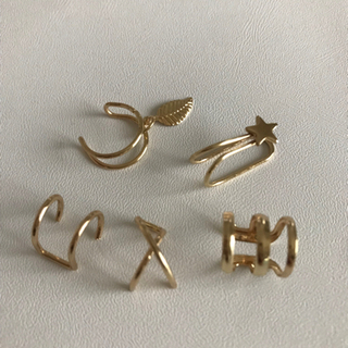 未使用　イヤーカフ　５個セット　ピアス穴なくてもできるの画像