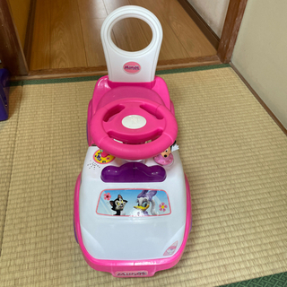 ディズニーの子供の乗り物の画像