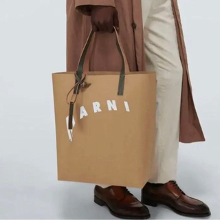 【値下げ中】未使用 MARNI マルニ セルロース ショッピング トートバッグの画像