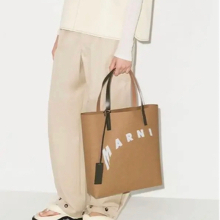 【値下げ中】未使用 MARNI マルニ セルロース ショッピング トートバッグの画像