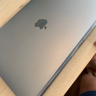 年末特価！！　mac book pro 16gb touch bar付きの画像