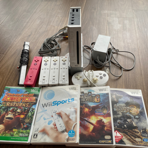 任天堂Wii本体とカセット4本セット　モンスターハンター等