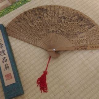 新品未使用　扇子 高襠禮品扇 白檀扇子 香木扇子 透かし