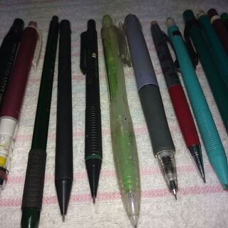 プラスチック製シャープペンシル　42本の画像