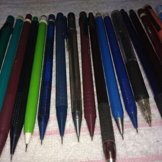 プラスチック製シャープペンシル　42本の画像