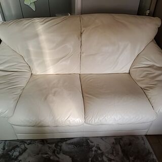 オフホワイトソファー譲ります