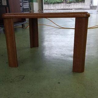 テーブル