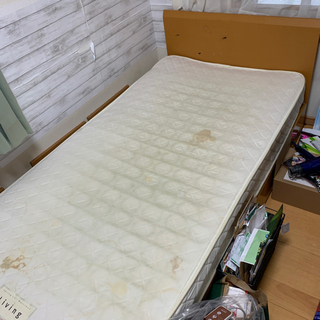 引き出し付きシングルベッド