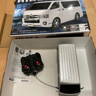 新品　トヨタ　ハイエース　ラジコン