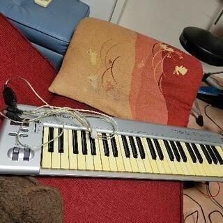 roland ed pc-70 midiキーボードの画像