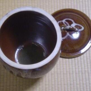 縁起物 和風の物、さしあげます。①お面②(蓋付き未使用)かめ③(大小)徳利の画像