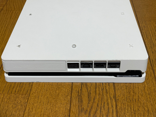 PlayStation®4 グレイシャー・ホワイト 500GB  CUH2200A
