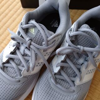 【adidas】ランニングシューズ（23.0㎝）の画像