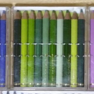 色鉛筆70色 ＋ 黒鉛筆2Ｂ,B,HB,H,2Hの画像