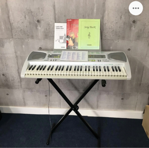 旭川 カシオ CASIO 電子キーボード LK-58 光ナビゲーション 通電 動作確認済み ピアノ 台 取説付き