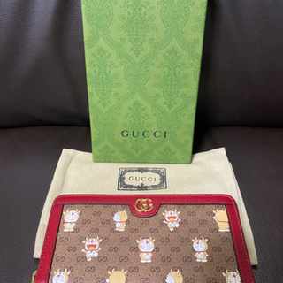 GUCCI牛ドラえもんコラボ長財布