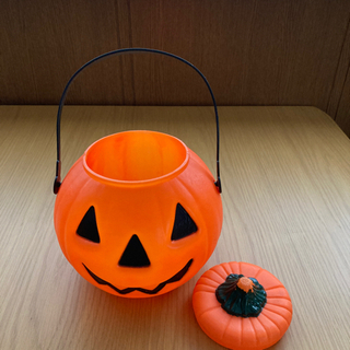 ハロウィン　カボチャの入れ物の画像