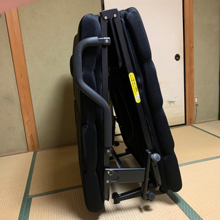 折り畳みベッドの画像