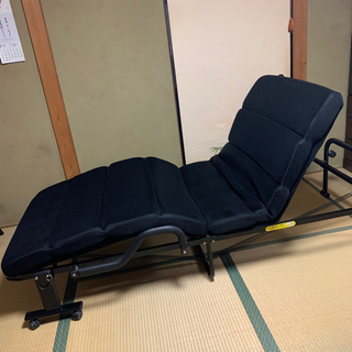 折り畳みベッドの画像