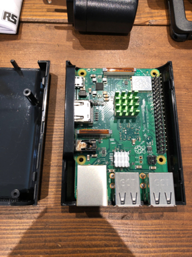 Raspberry Pi3 B+マザーボード＆ケース＆バッファローWEBカメラ