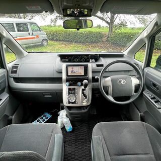 【コミコミ価格】トヨタ ヴォクシー 車検令和3年11月6日まで ５ナンバーの画像