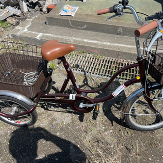 大人用三輪車　の画像