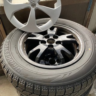30系後期プリウス　スタッドレス　ブリザックVRX 9分山