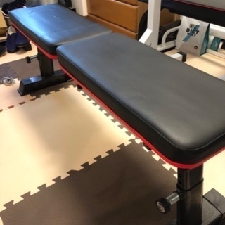 フラットベンチ　筋トレ　トレーニング