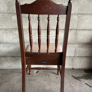 maruni マルニ ダイニングチェア　ヴィンテージ　レトロ maruni(マルニ)の18世紀フランスで生まれたロココ様式をデザインルーツ