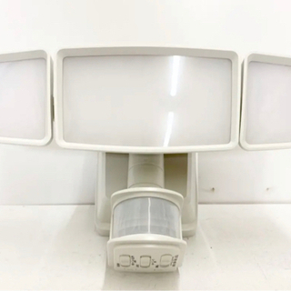 新品未使用 コストコ LED 屋外 人感センサー ソーラーライト 照明 防犯の画像