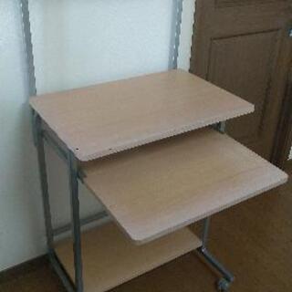 🎉パソコンラック、デスクの画像