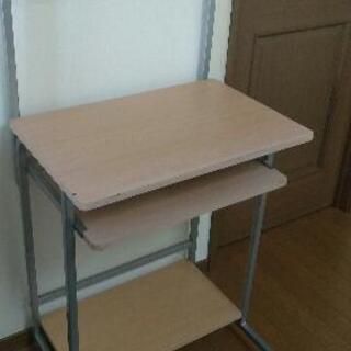 🎉パソコンラック、デスクの画像