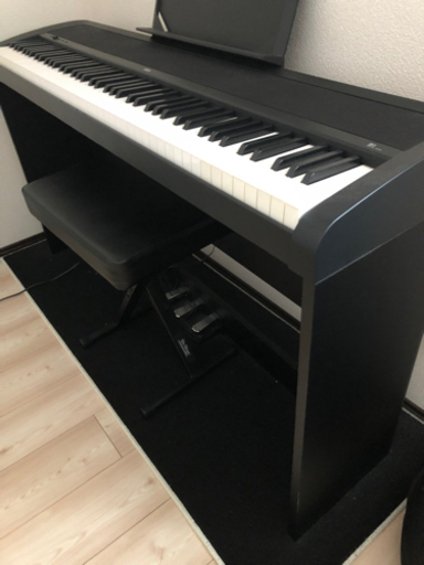 電子ピアノ、防音シート付き