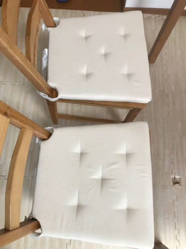 決まりましたIKEAダイニングテーブルセット+クッション２つ