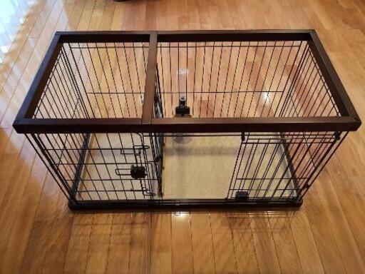 ペットゲージ　トイレ仕切り付き　給水器付き