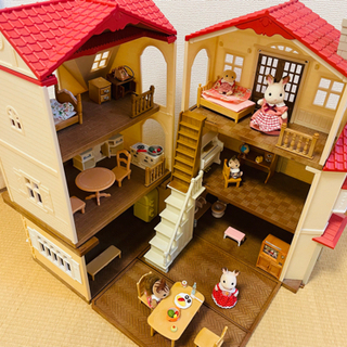 「はじめてのシルバニアファミリー」と「赤い屋根の大きなお家」 