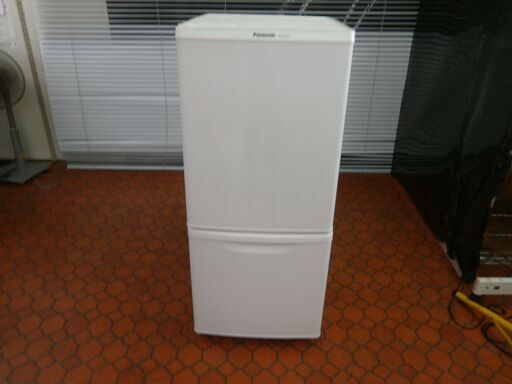 ID 981356　パナソニック138L　２０１５年製　NR-TB147W-HG