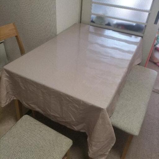 ダイニングセット　　透明シート付き