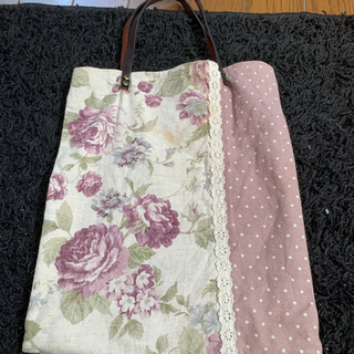 花柄のバック