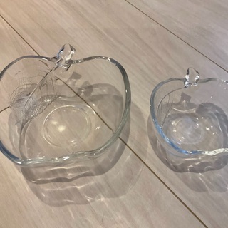 りんご　デザートプレート　ガラス　りんごの器　葉っぱのプレート　レトロの画像