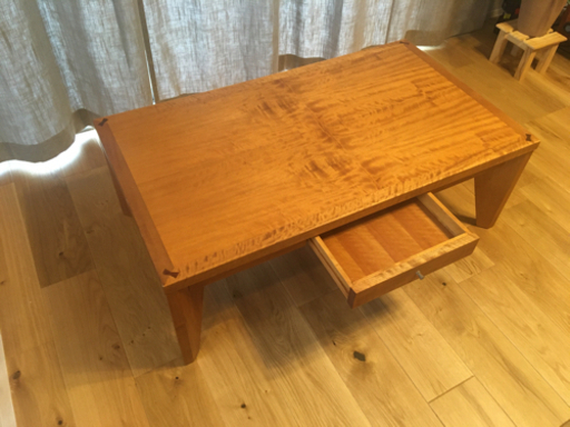 センターテーブル出品です。