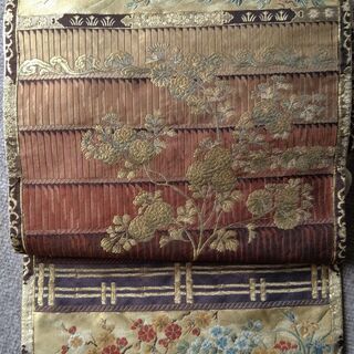 値下げ　正絹袋帯　菊文様刺繍（金糸）　アヤメ、牡丹等は織柄