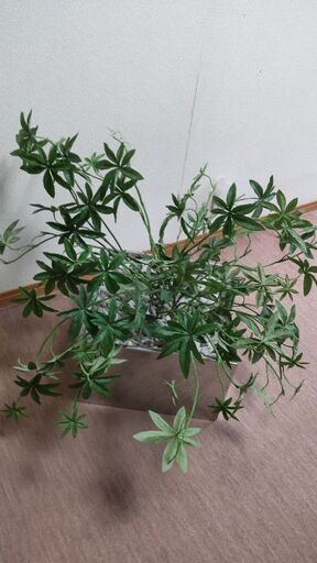 お取引中　フェイクグリーン　観葉植物　ミラー仕上げのオシャレな鉢カバー