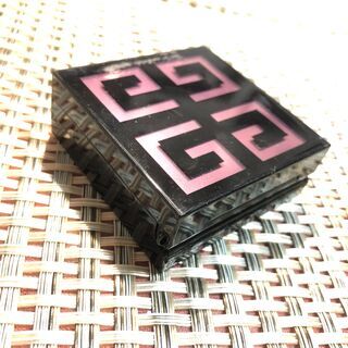 ＃007　【GIVENCHY 4色フェイスパウダー】ジバンシイの画像