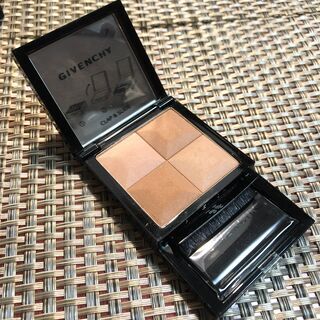 ＃007　【GIVENCHY 4色フェイスパウダー】ジバンシイの画像