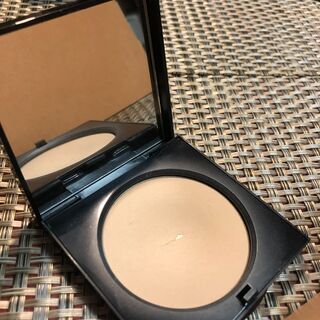 ＃008　【BOBBI BROWN シアーパウダー】ボビーブラウンの画像