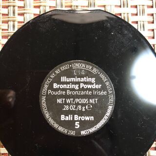 ＃010　【BOBBI BROWN ブロンザー シェーディングパウダー】ボビーブラウンの画像