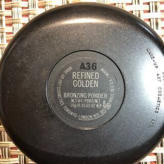 ＃013　【MAC ブロンザー シェーディング フェイスパウダー】マックの画像